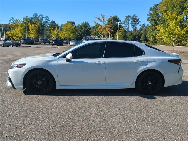 2022 Toyota Camry Hybrid XSE