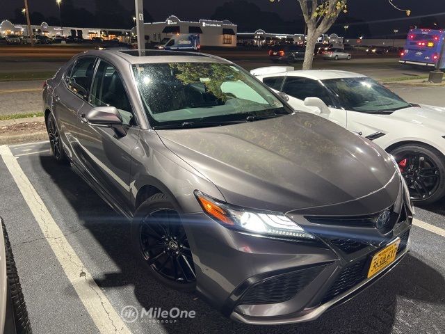 2022 Toyota Camry Hybrid XSE