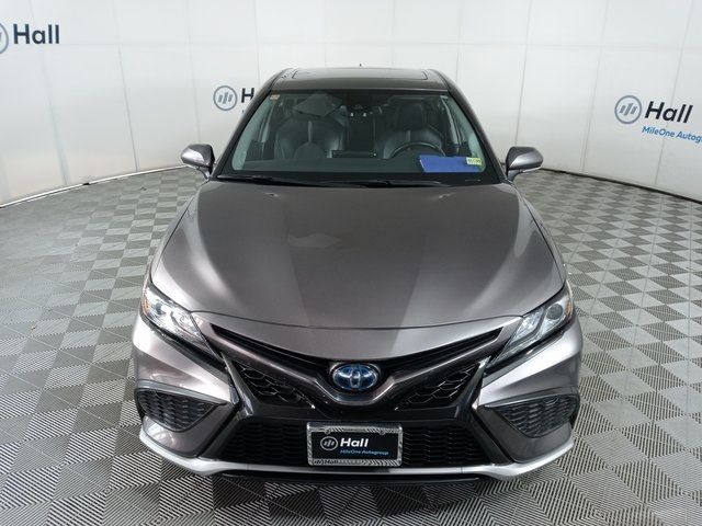 2022 Toyota Camry Hybrid XSE