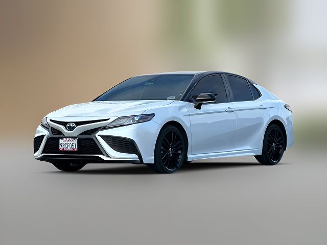 2022 Toyota Camry Hybrid XSE