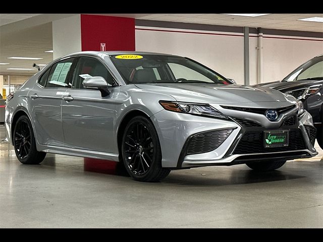 2022 Toyota Camry Hybrid XSE