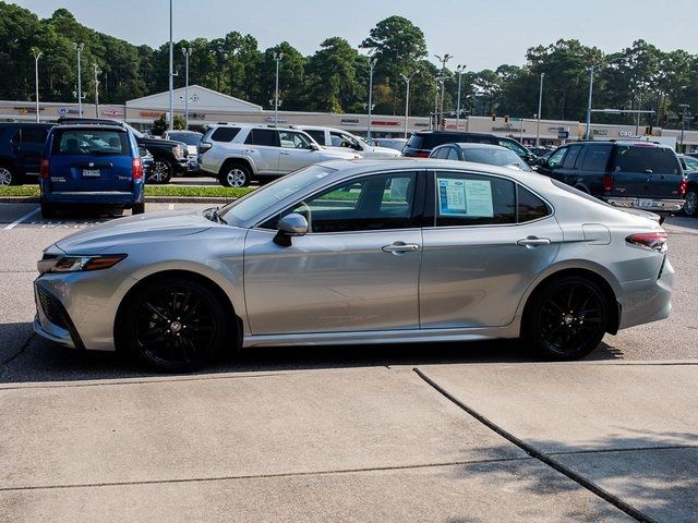 2022 Toyota Camry Hybrid XSE