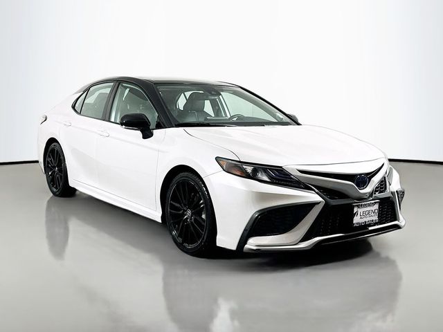 2022 Toyota Camry Hybrid XSE