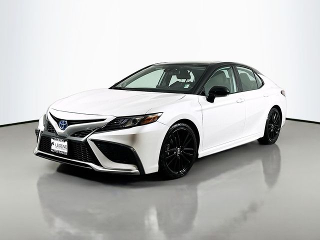 2022 Toyota Camry Hybrid XSE