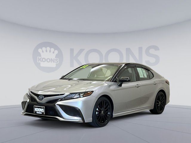 2022 Toyota Camry Hybrid XSE