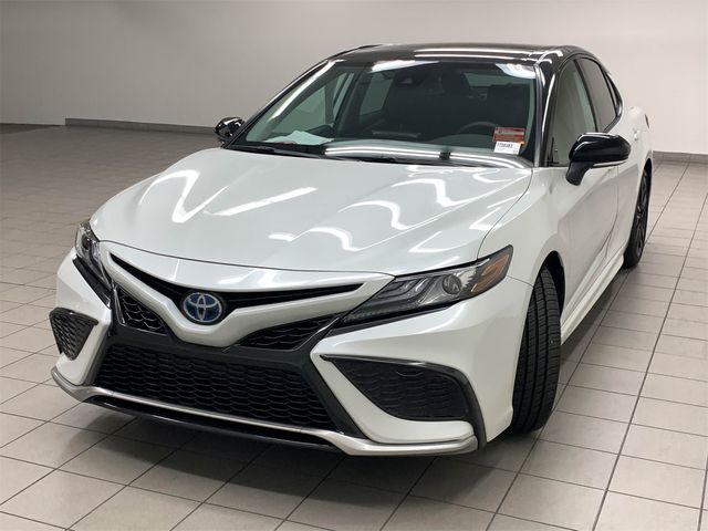 2022 Toyota Camry Hybrid XSE