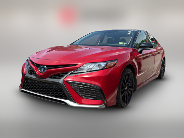 2022 Toyota Camry Hybrid XSE