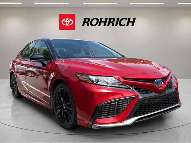 2022 Toyota Camry Hybrid XSE
