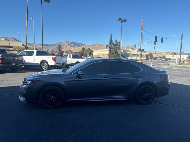 2022 Toyota Camry Hybrid XSE