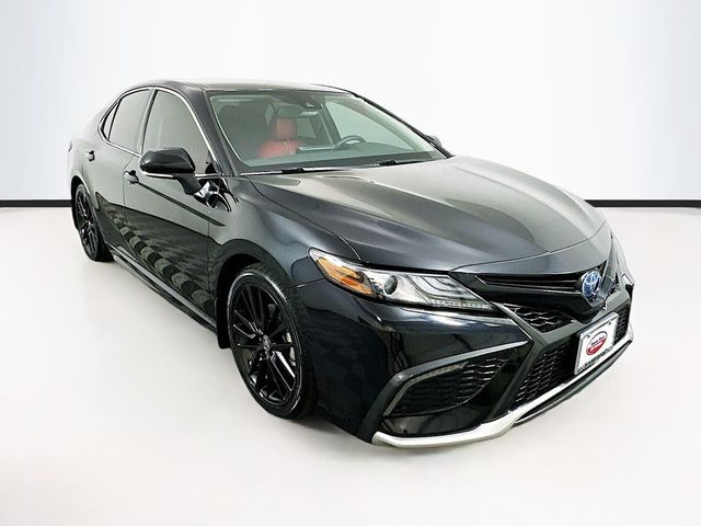 2022 Toyota Camry Hybrid XSE