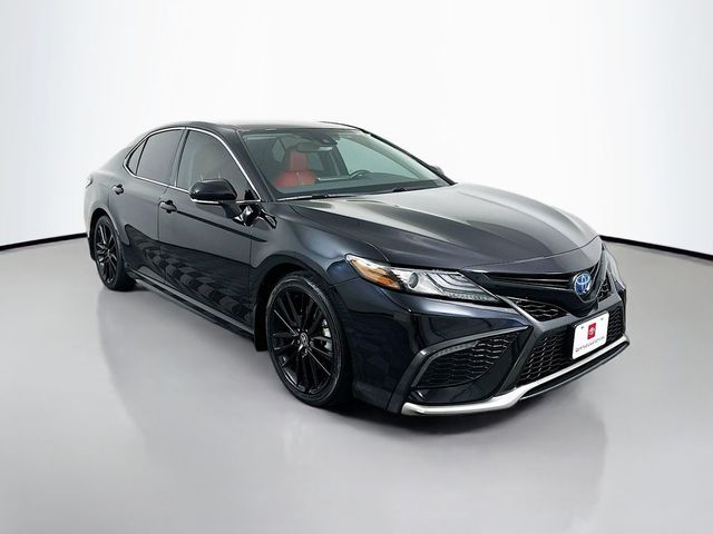 2022 Toyota Camry Hybrid XSE
