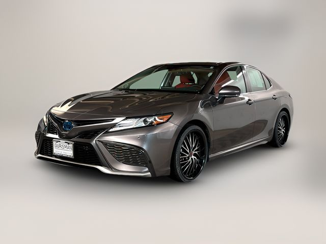 2022 Toyota Camry Hybrid XSE