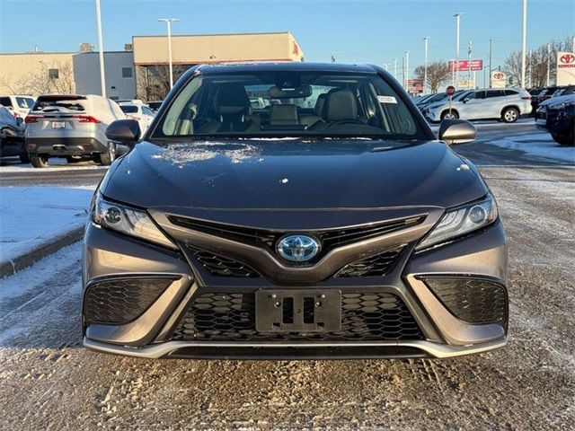 2022 Toyota Camry Hybrid XSE