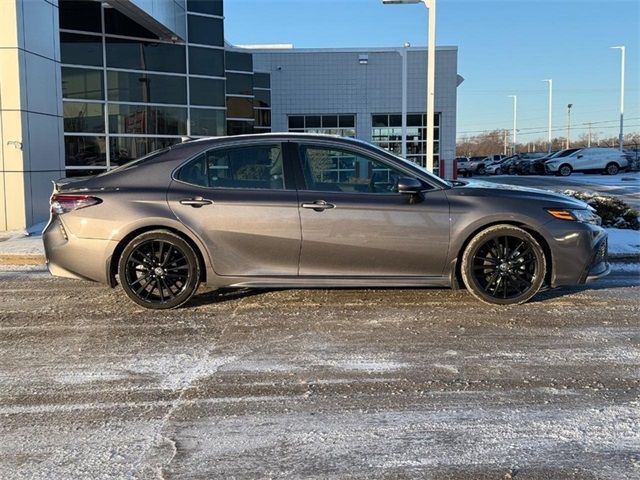 2022 Toyota Camry Hybrid XSE