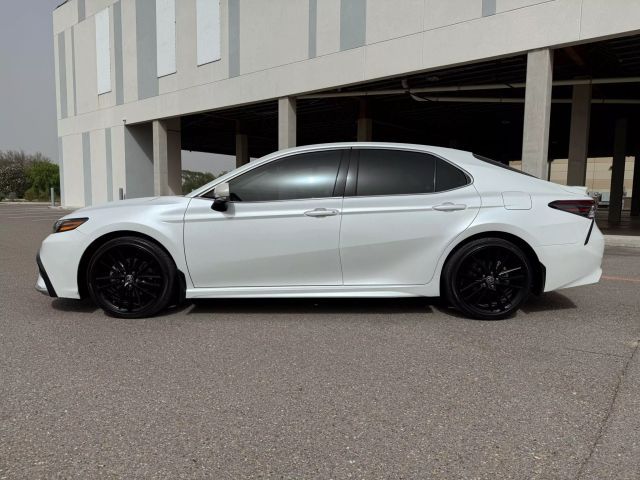 2022 Toyota Camry Hybrid XSE