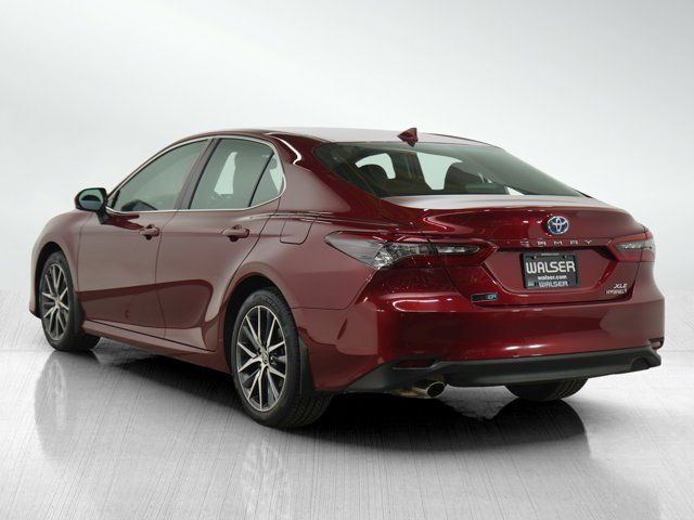 2022 Toyota Camry Hybrid XLE