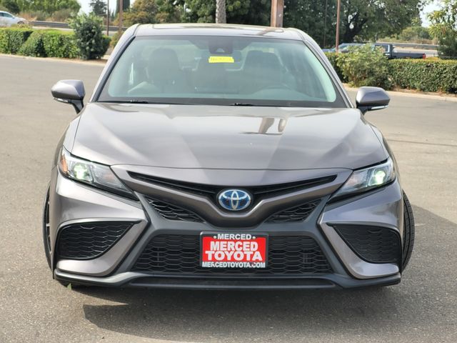 2022 Toyota Camry Hybrid SE