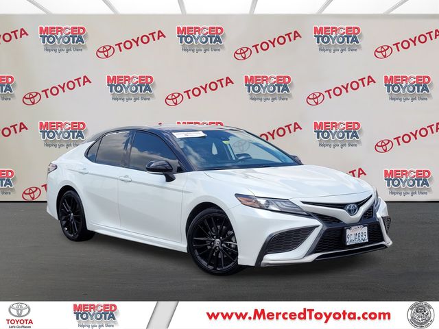 2022 Toyota Camry Hybrid XSE