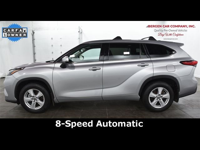 2022 Toyota Highlander LE