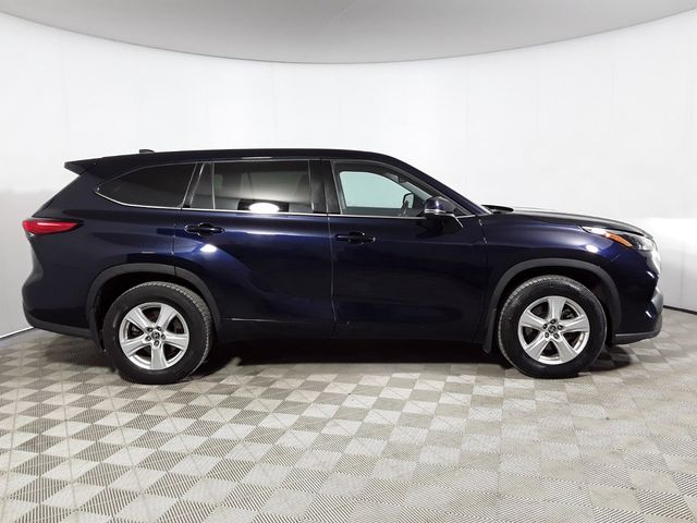 2022 Toyota Highlander LE