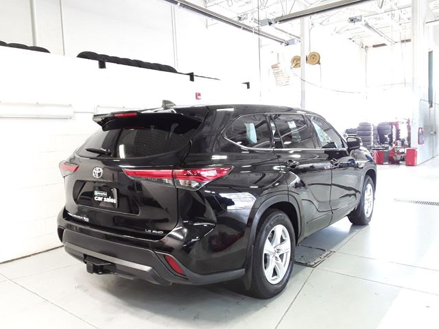 2022 Toyota Highlander LE