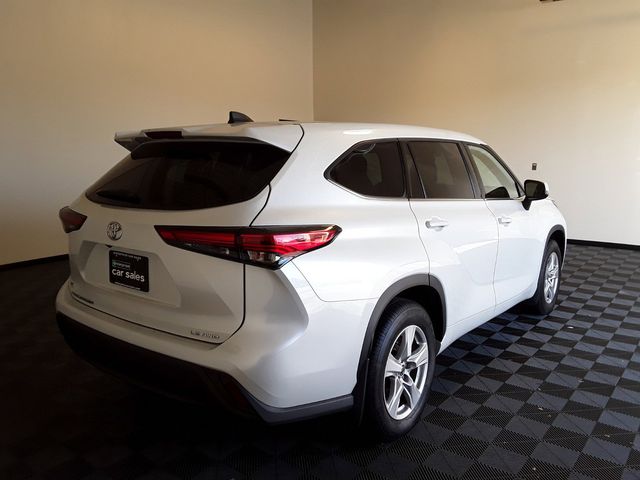 2022 Toyota Highlander LE