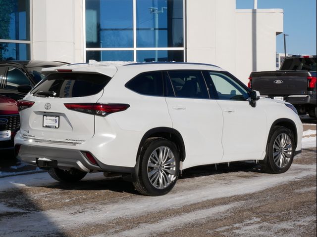 2022 Toyota Highlander Platinum