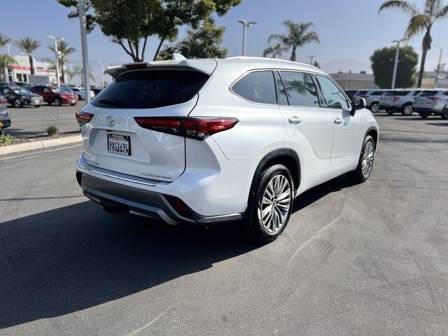 2022 Toyota Highlander Platinum