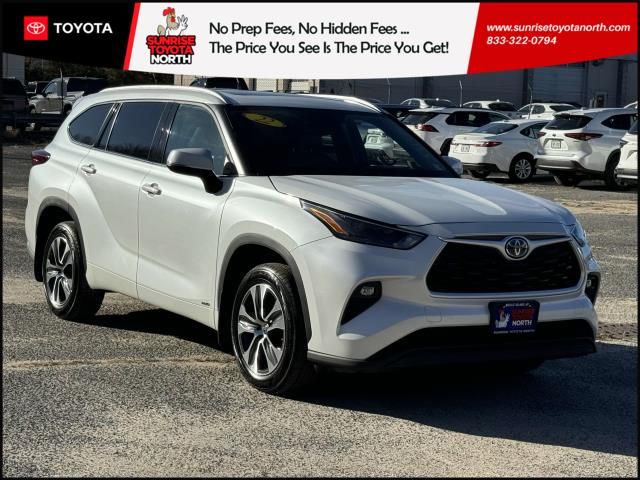 2022 Toyota Highlander Hybrid XLE