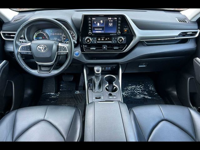 2022 Toyota Highlander Hybrid XLE