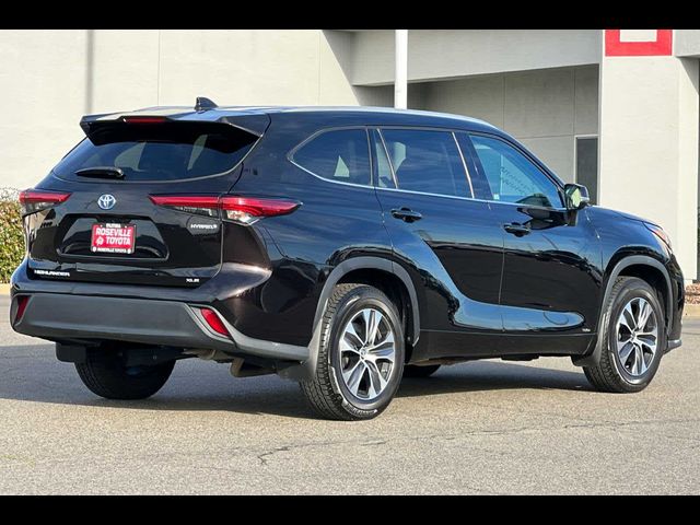 2022 Toyota Highlander Hybrid XLE