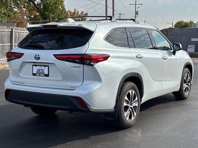 2022 Toyota Highlander Hybrid XLE