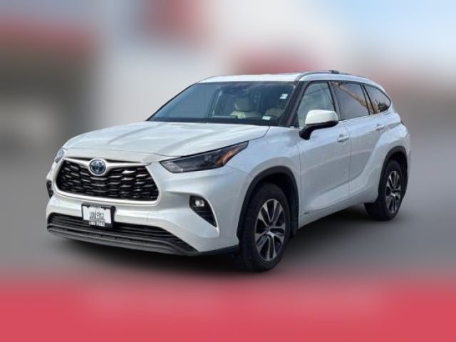 2022 Toyota Highlander Hybrid XLE