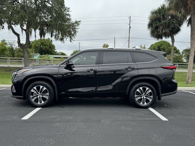 2022 Toyota Highlander Hybrid XLE