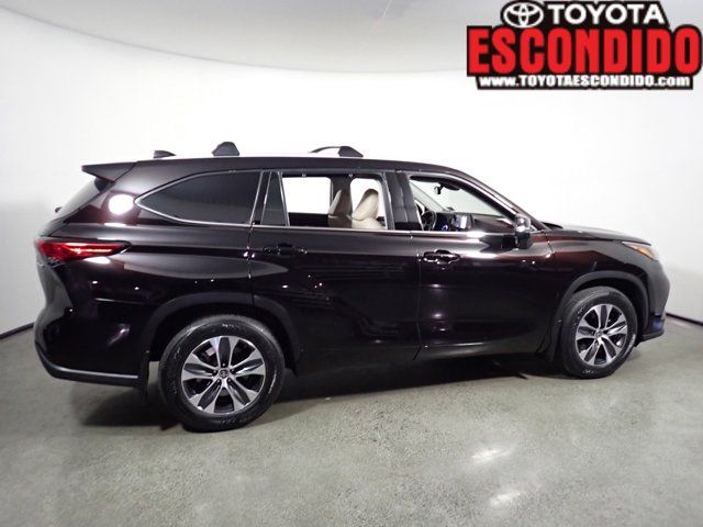 2022 Toyota Highlander Hybrid XLE