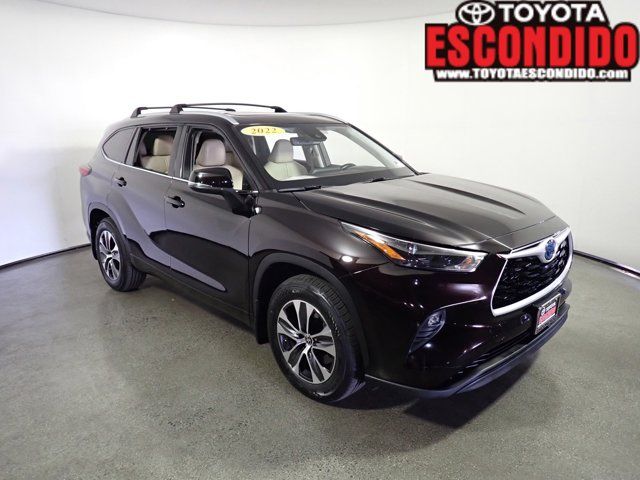 2022 Toyota Highlander Hybrid XLE