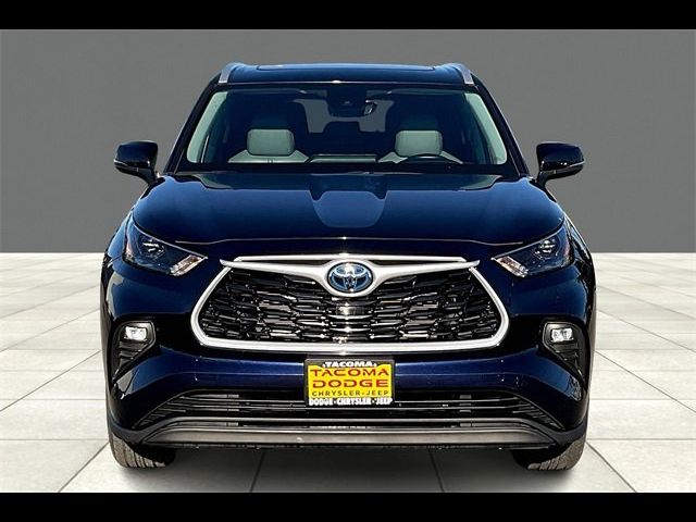 2022 Toyota Highlander Hybrid XLE