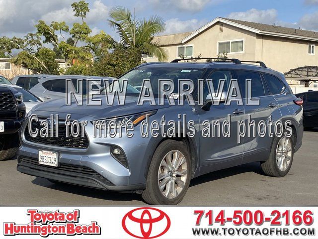 2022 Toyota Highlander Hybrid Limited