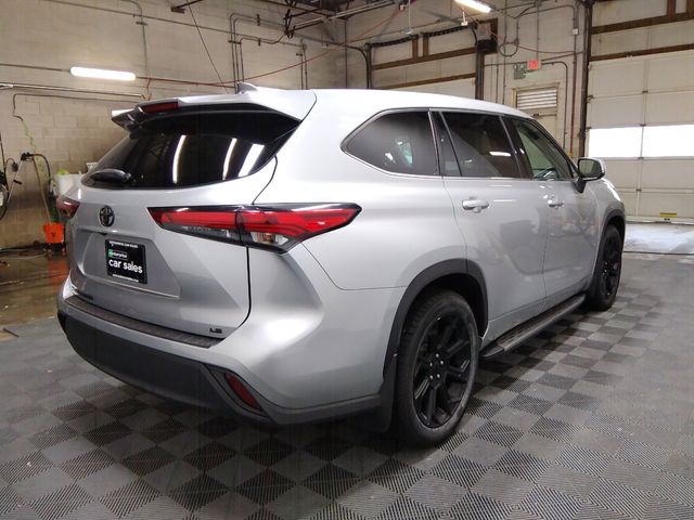 2022 Toyota Highlander LE