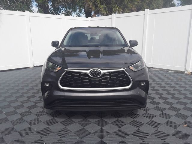 2022 Toyota Highlander LE