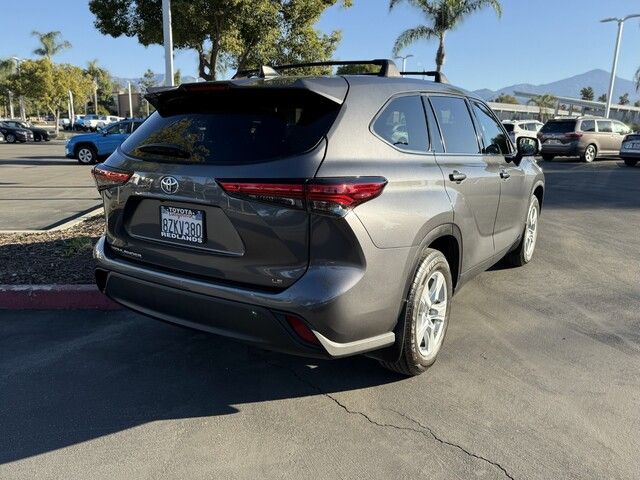 2022 Toyota Highlander LE