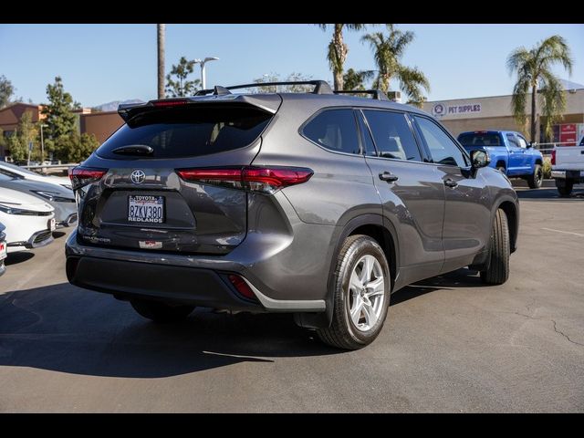 2022 Toyota Highlander LE