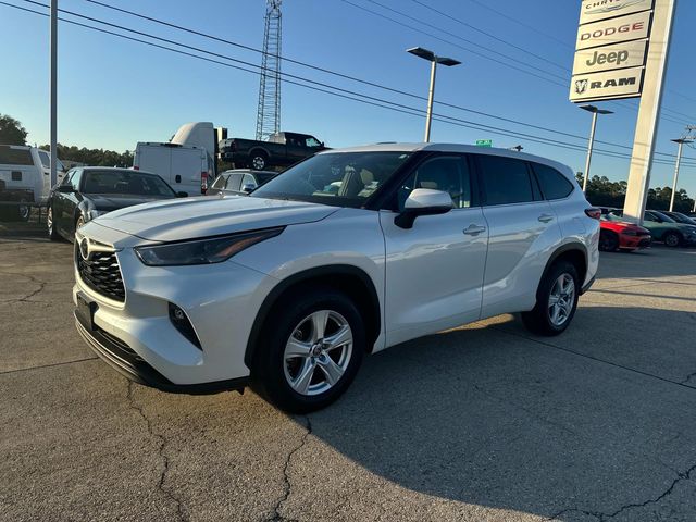 2022 Toyota Highlander LE