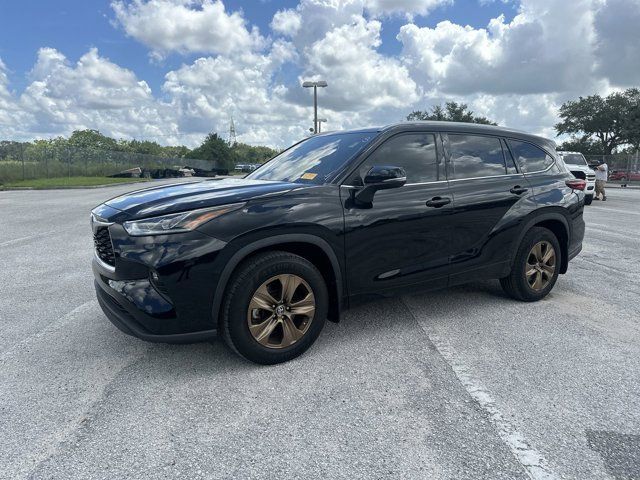 2022 Toyota Highlander Hybrid Bronze Edition