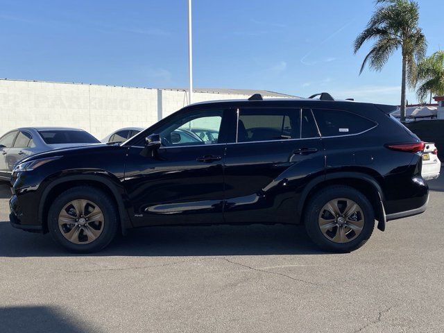 2022 Toyota Highlander Hybrid Bronze Edition