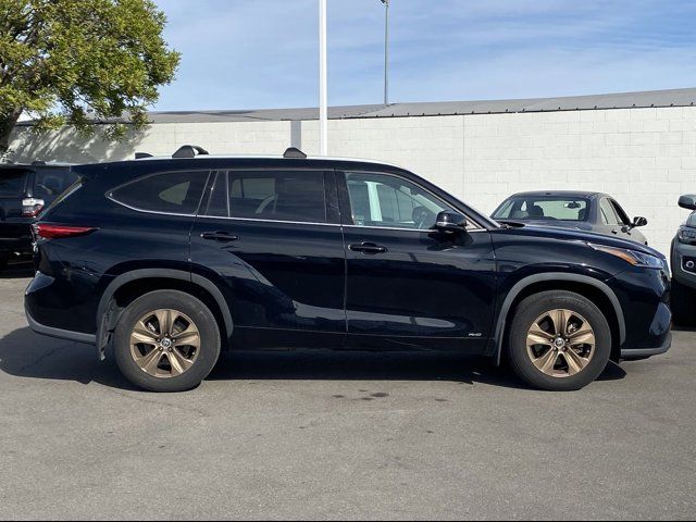 2022 Toyota Highlander Hybrid Bronze Edition