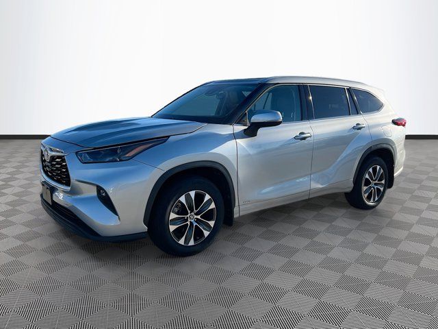 2022 Toyota Highlander Hybrid XLE