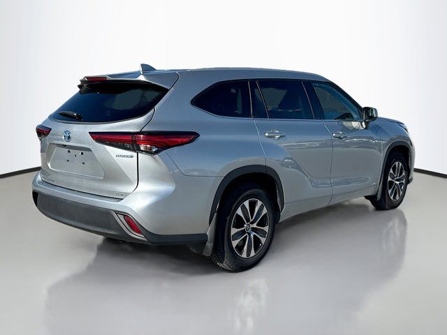 2022 Toyota Highlander Hybrid XLE