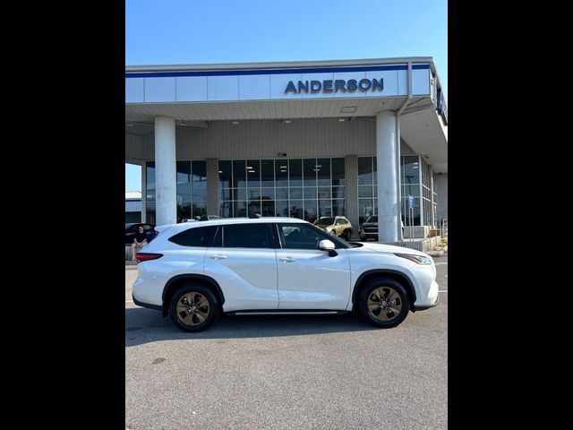 2022 Toyota Highlander Hybrid Bronze Edition