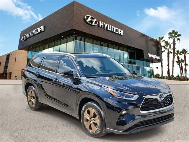 2022 Toyota Highlander Hybrid Bronze Edition